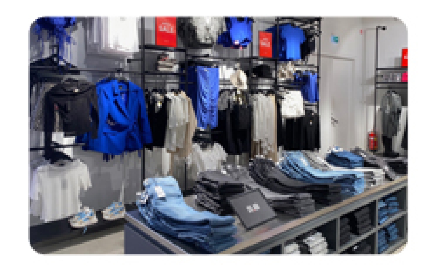 Boutique bis 150 m² -  Beschallung plus Display